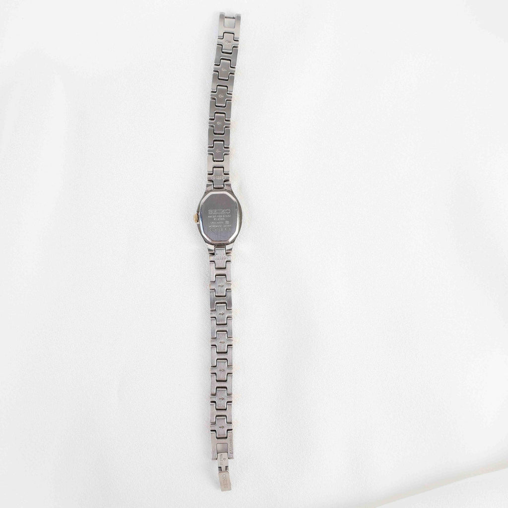 Vintage Two Tone Seiko with a Blue/ Black Face - (Working Battery)