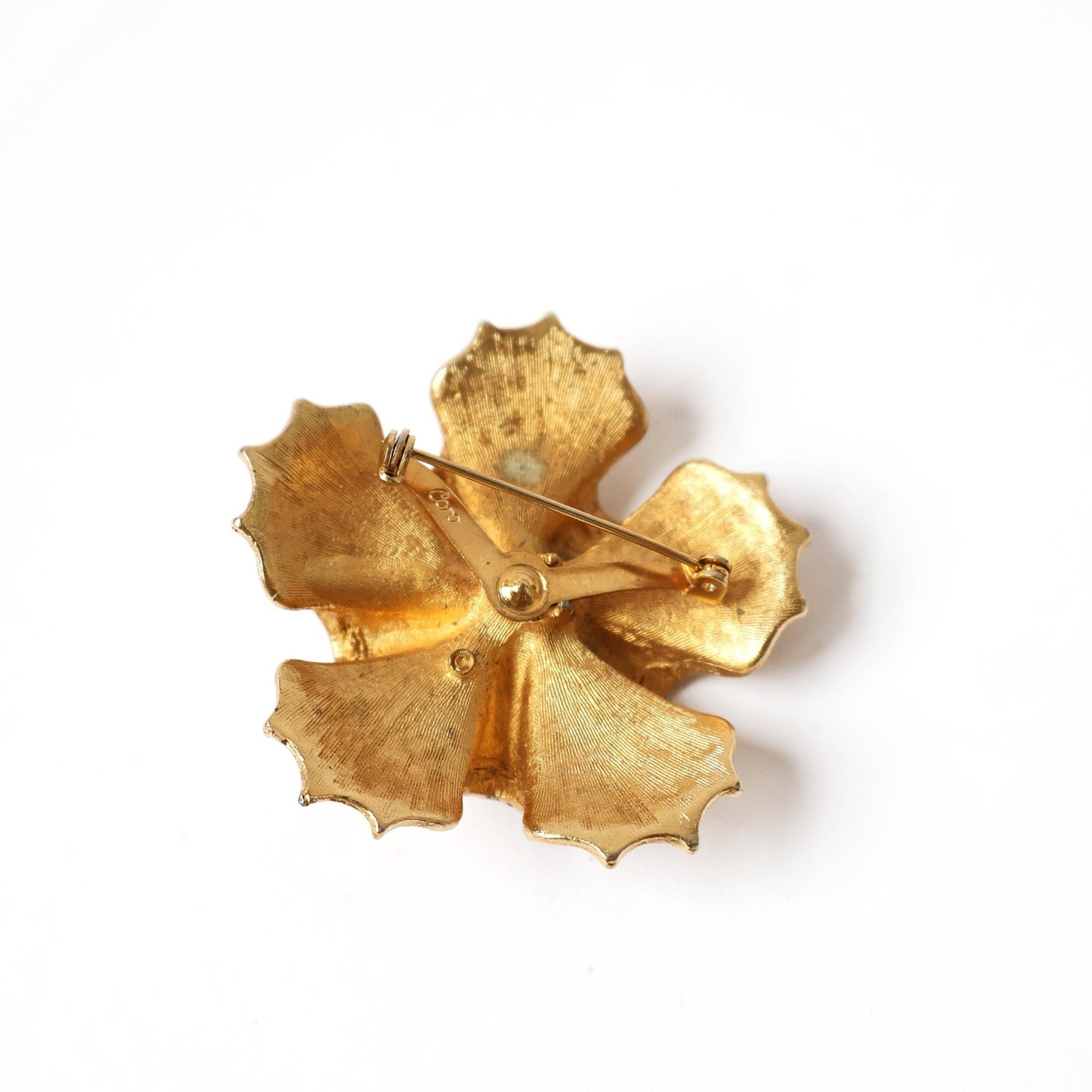 Vintage Gold Tone Flower Brooch