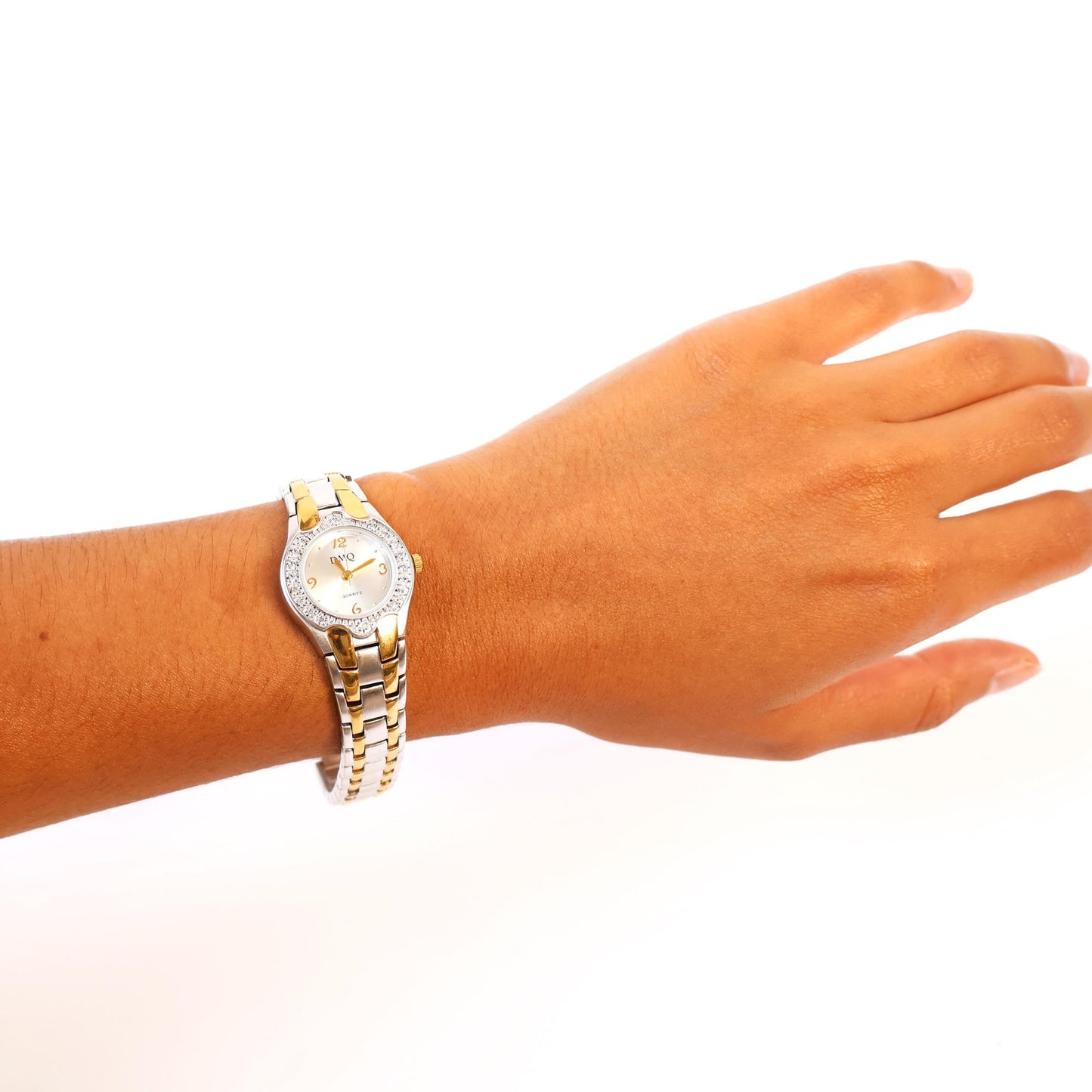 Vintage Two-Toned Watch with Metallic Round Face | DMQ