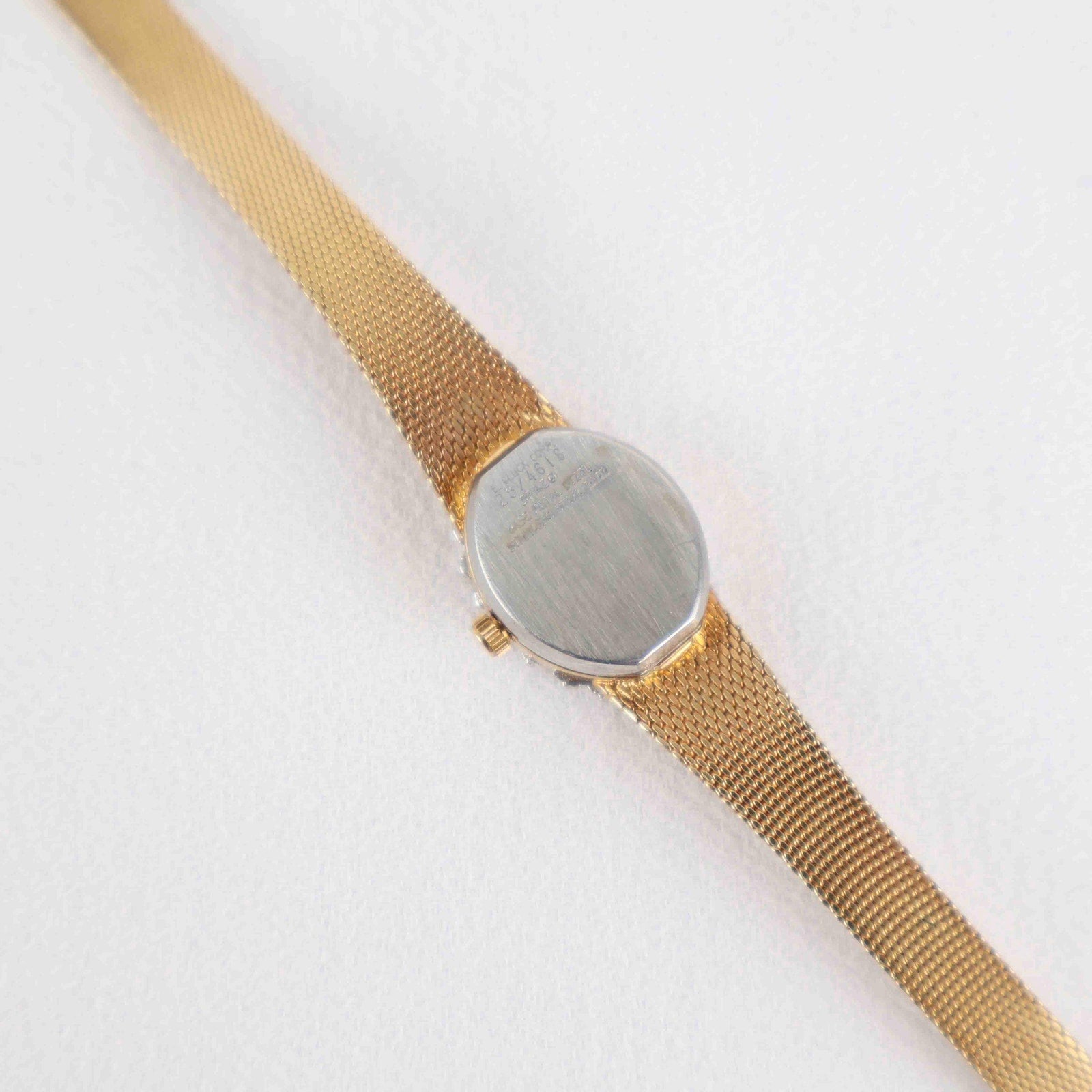 Vintage Armitron Diamond / Oval Face Watch – Gold Tone Bracelet (Working Battery)