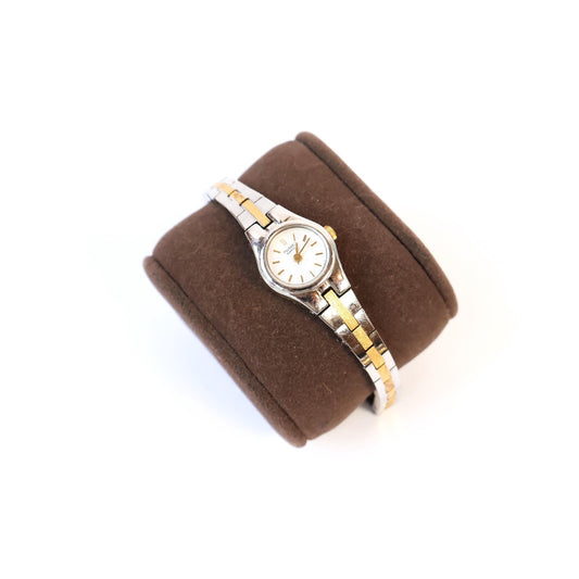 Vintage Two-Toned Watch with White Round Face | PULSAR