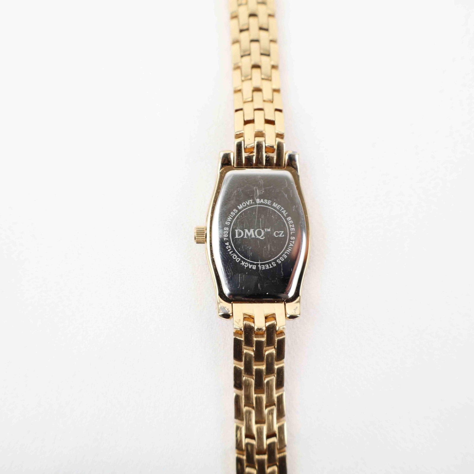 Vintage DMQ Oval Face Watch – Gold Tone Bracelet (Working Battery)