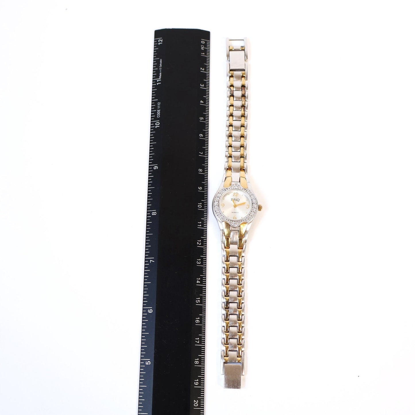 Vintage Two-Toned Watch with Metallic Round Face | DMQ