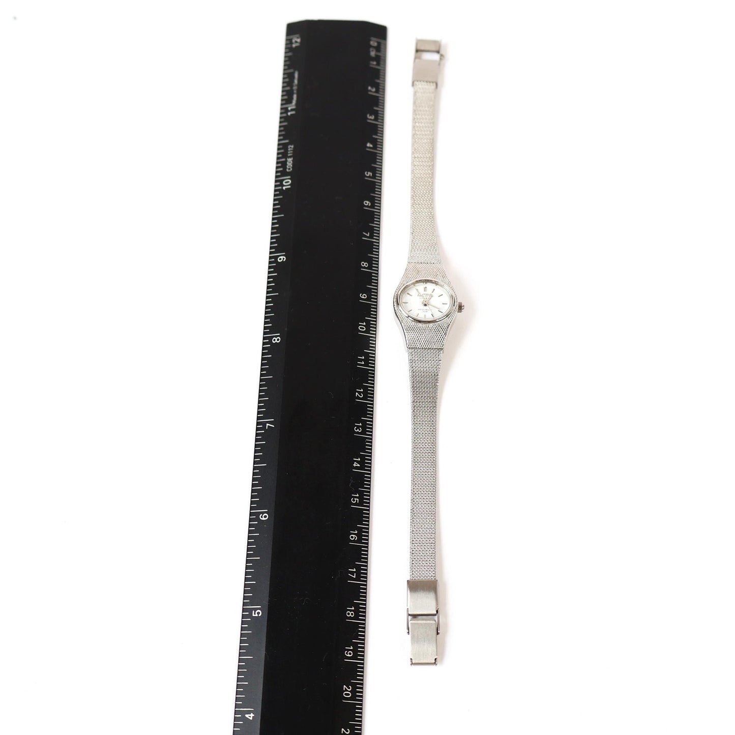 Vintage Silver Watch with White Round Face | ACTIVA