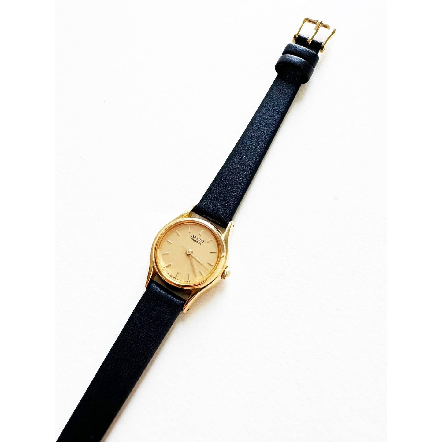 Vintage Leather Watch Black and Gold Details | Seiko