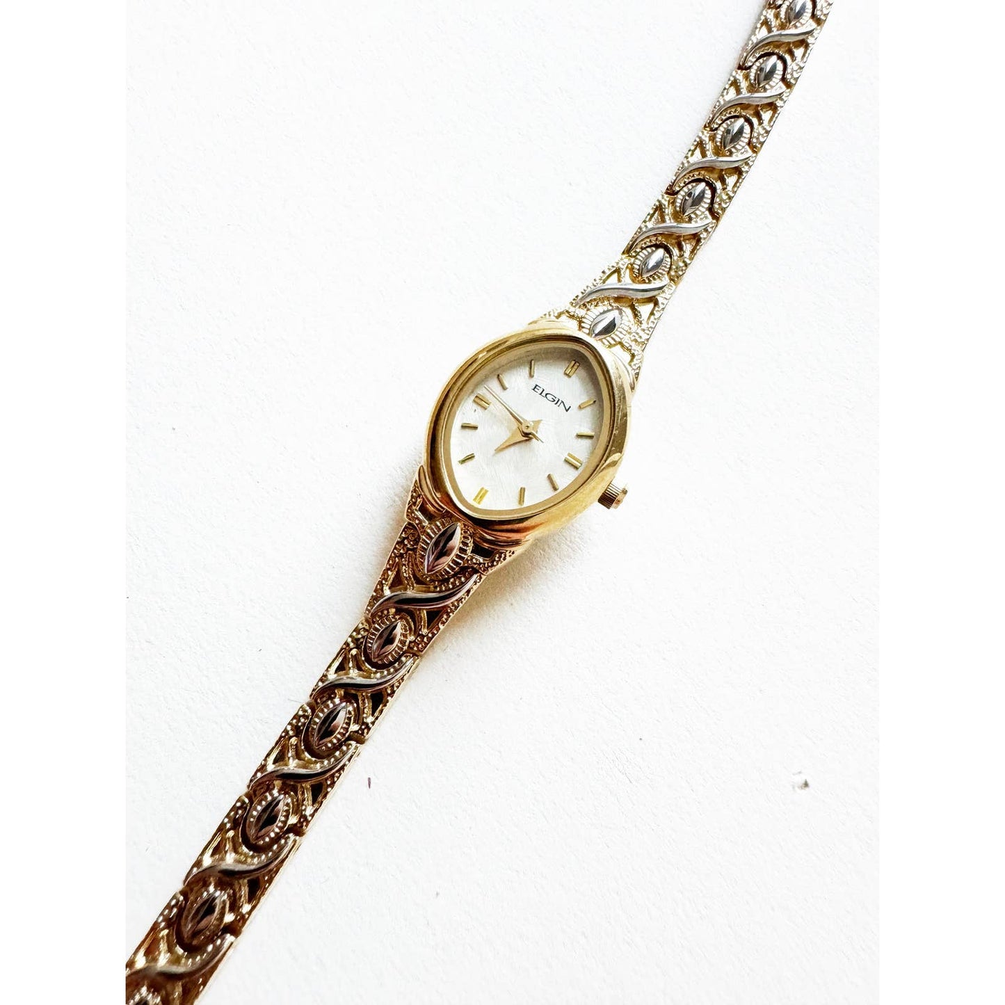 Vintage Gold Watch w/ Band Detail | Elgin
