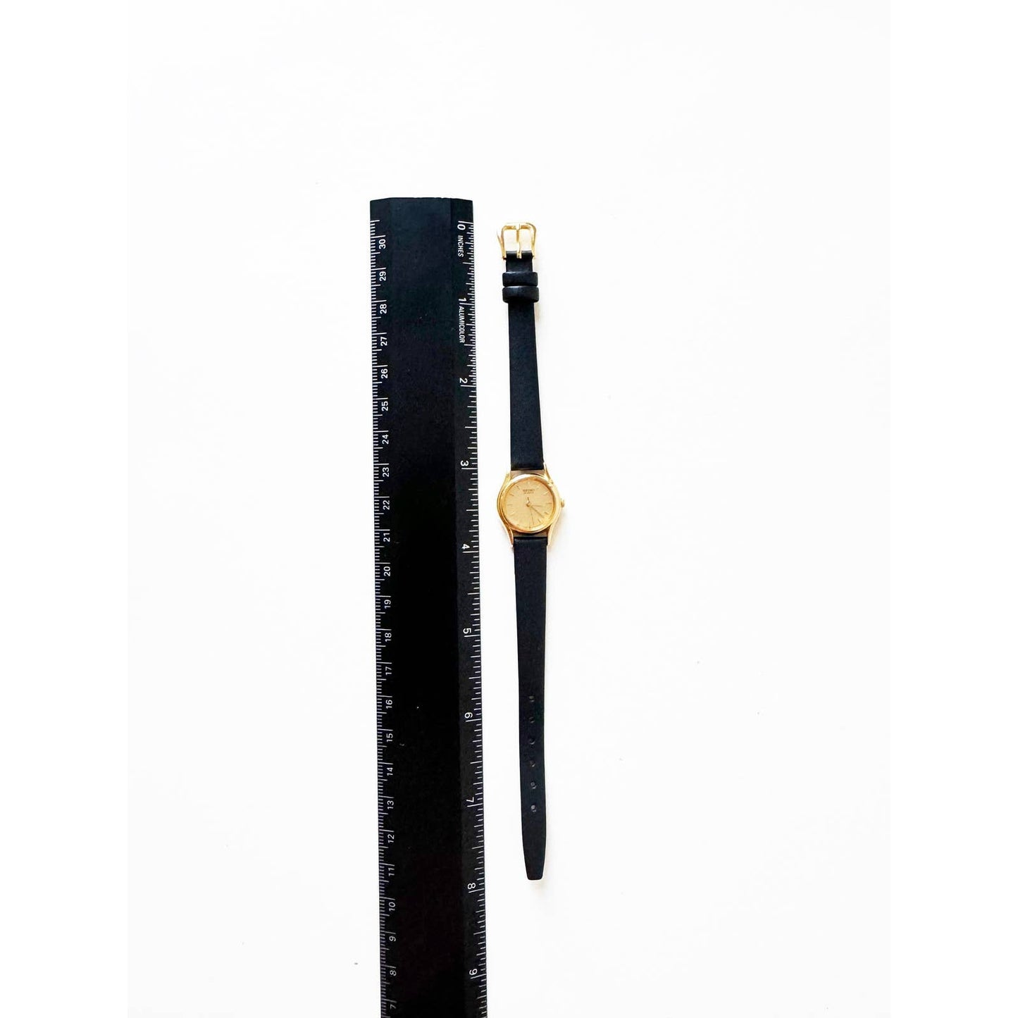 Vintage Leather Watch Black and Gold Details | Seiko