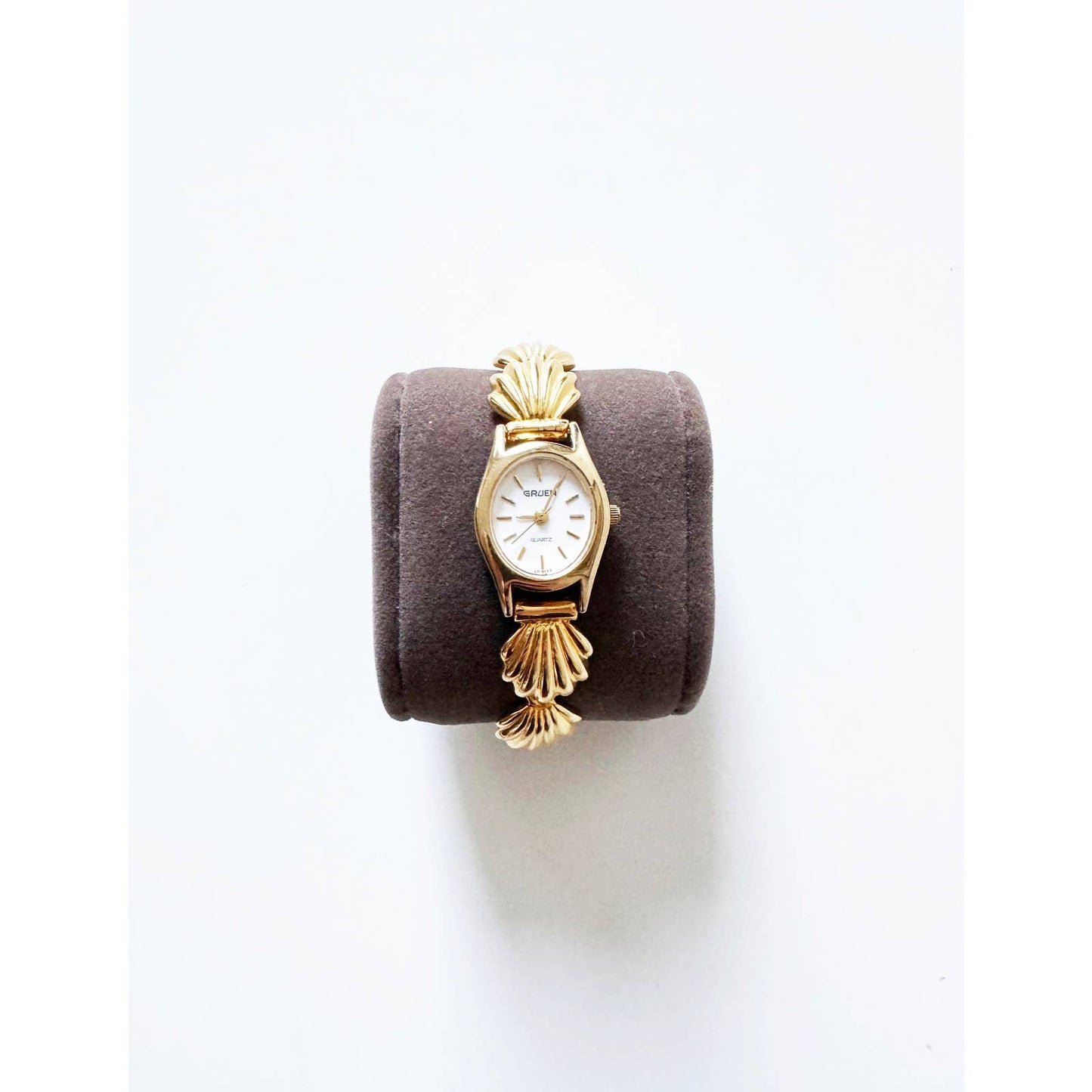 Vintage Gold Bracelet Watch with Shells | Gruen
