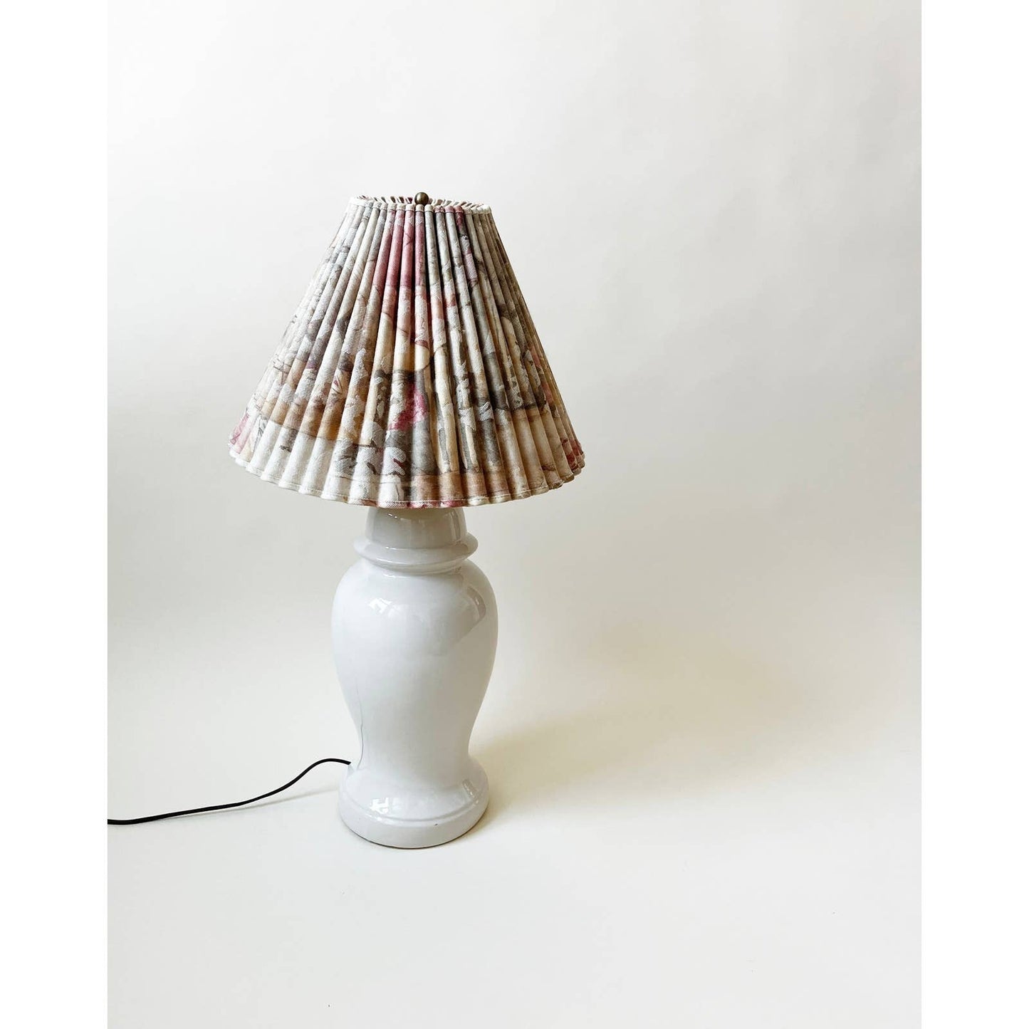 Vintage 80s Cream White Lamp