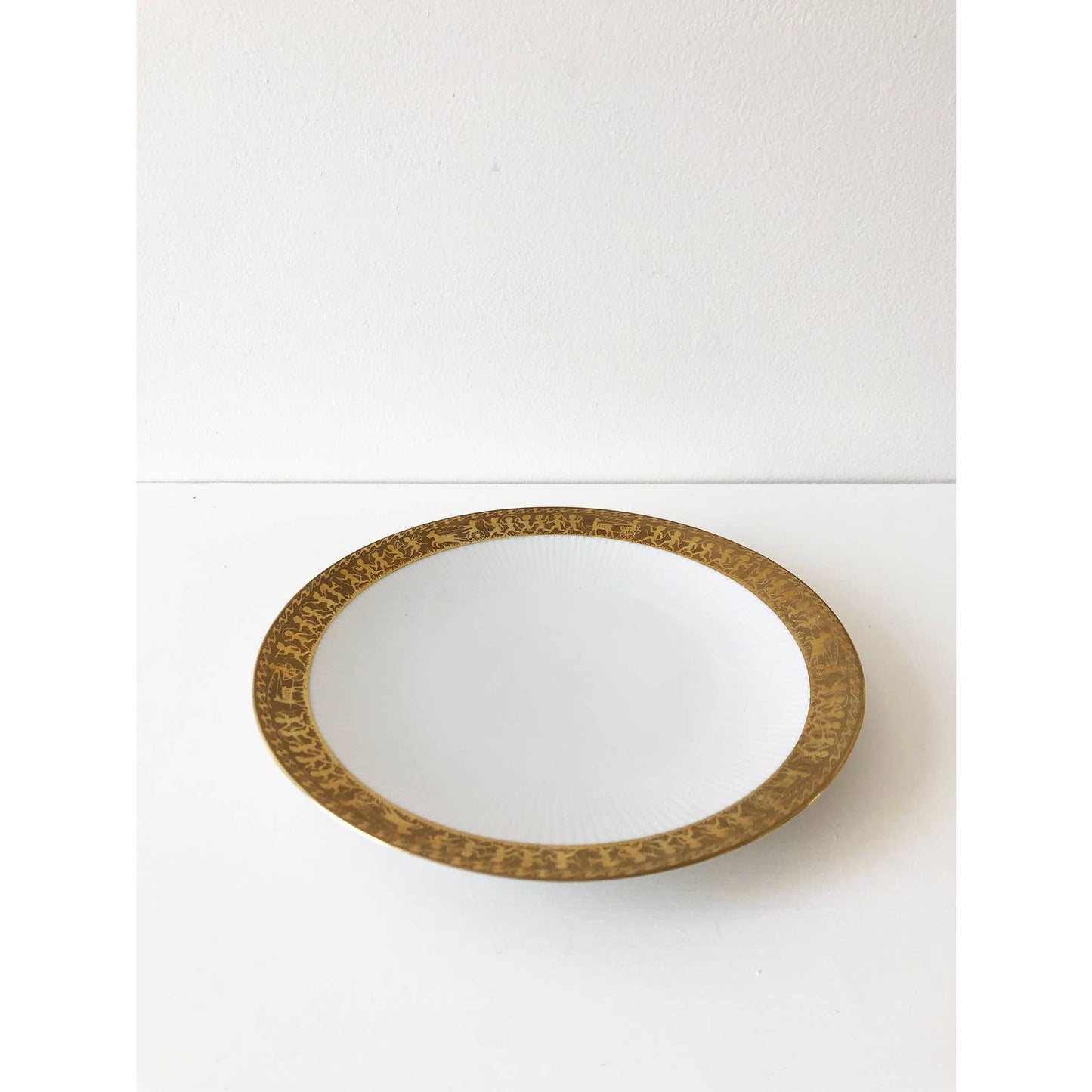 Elegant Gold Encrusted Brim Serving Porcelain Plate