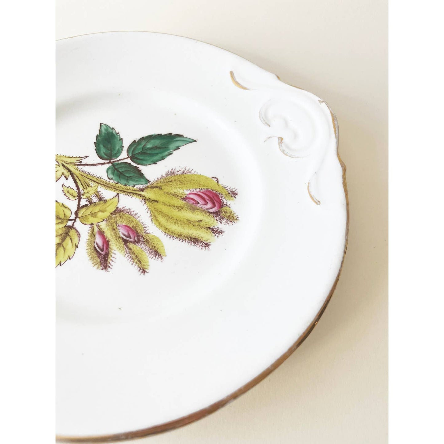 Antique Classic Flower Decorative Plate