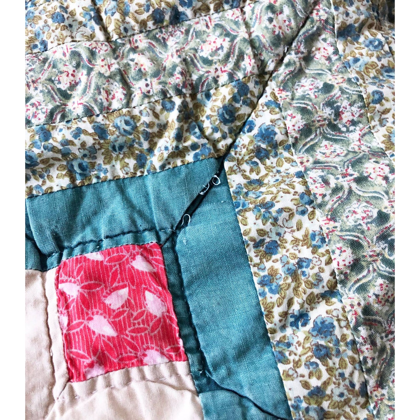 Vintage Floral Queen Quilt w/ Red and Green Details