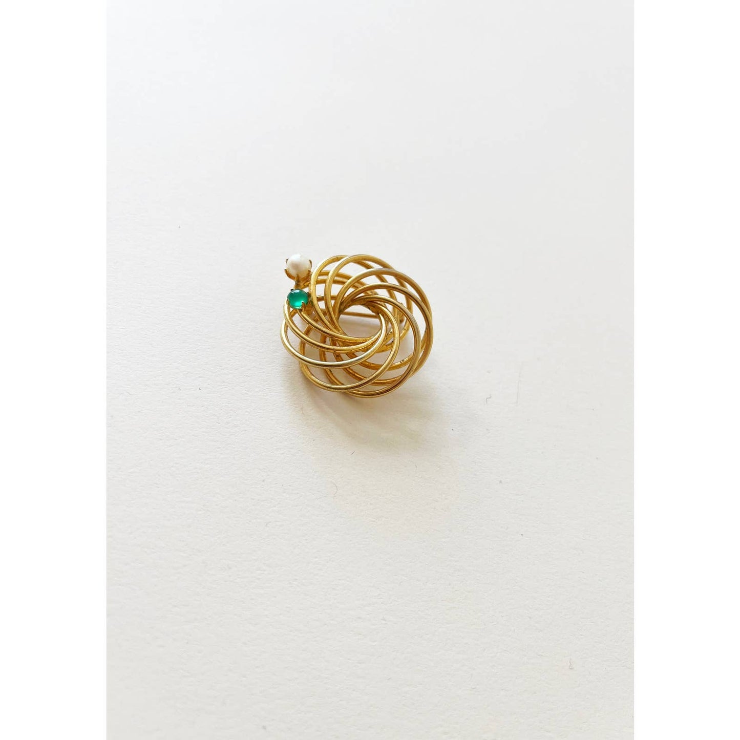 Vintage Gold Swirl Brooch with Pearl and Green Stone