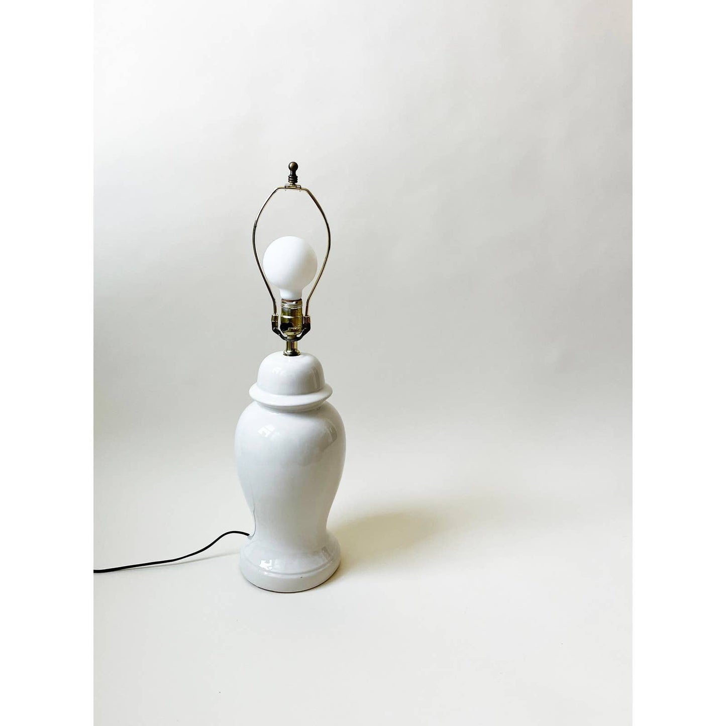 Vintage 80s Cream White Lamp