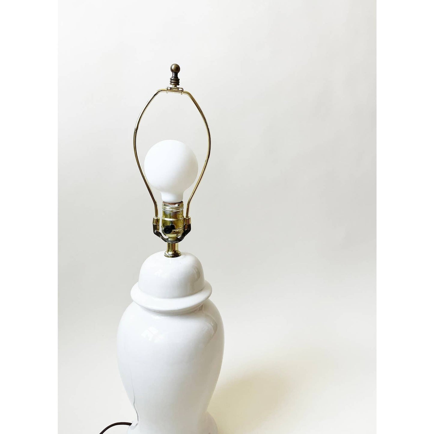 Vintage 80s Cream White Lamp